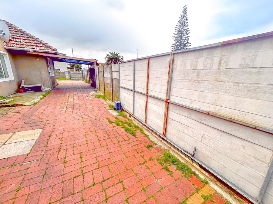 6 Bedroom Property for Sale in Surrey Estate Western Cape